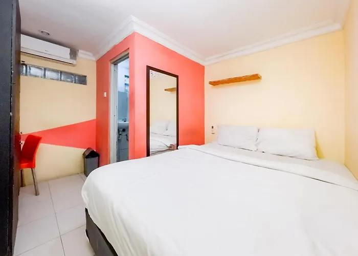 Audah Guesthouse Syariah Redpartner Jakarta