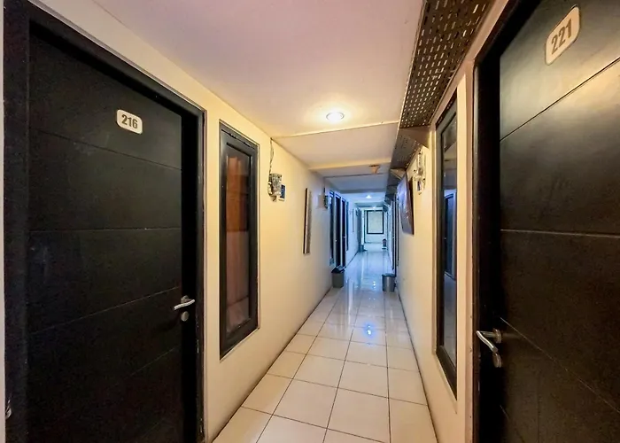 Audah Guesthouse Syariah Redpartner Jakarta